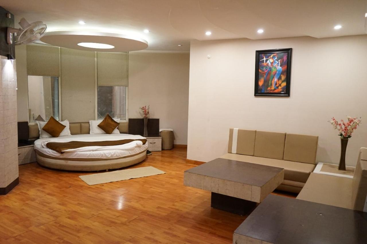Hotel K3 Club Residency Jhānsi Zewnętrze zdjęcie