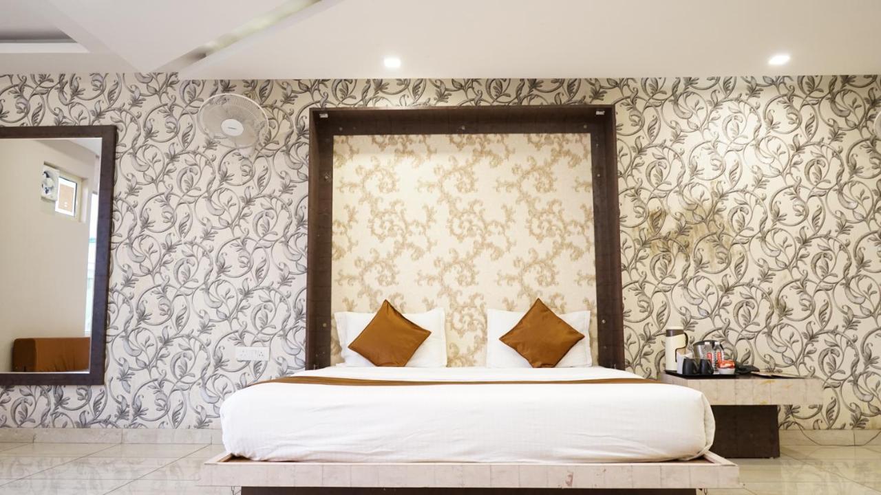 Hotel K3 Club Residency Jhānsi Zewnętrze zdjęcie