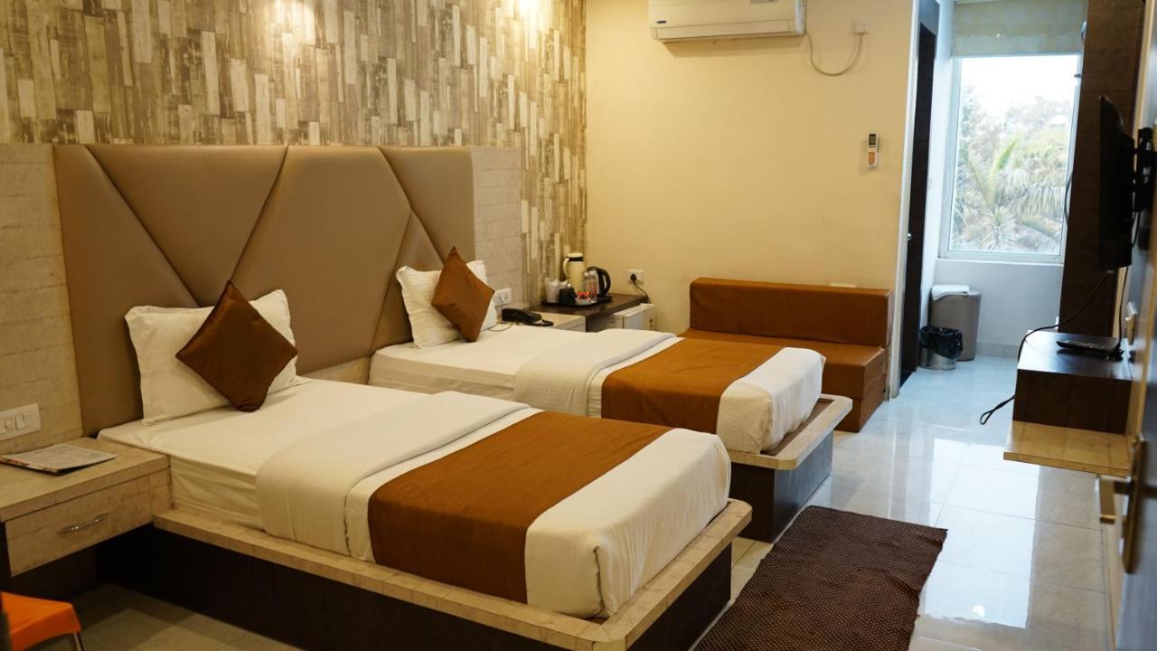 Hotel K3 Club Residency Jhānsi Zewnętrze zdjęcie